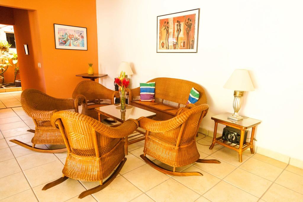 Hotel El Almendro Манагуа Екстериор снимка