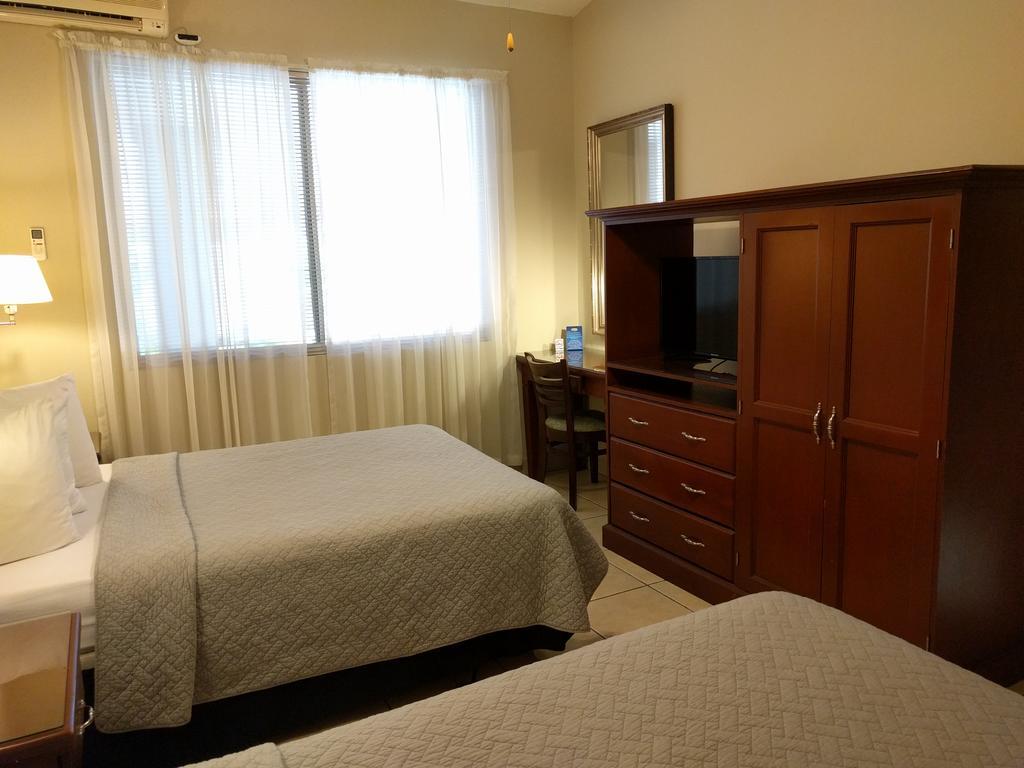 Hotel El Almendro Манагуа Екстериор снимка