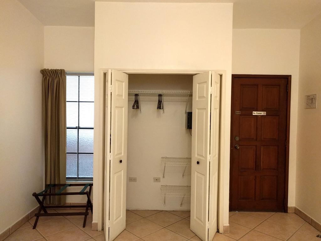 Hotel El Almendro Манагуа Екстериор снимка