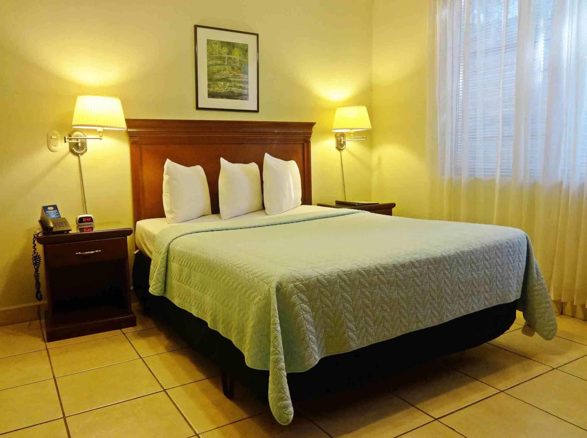 Hotel El Almendro Манагуа Екстериор снимка