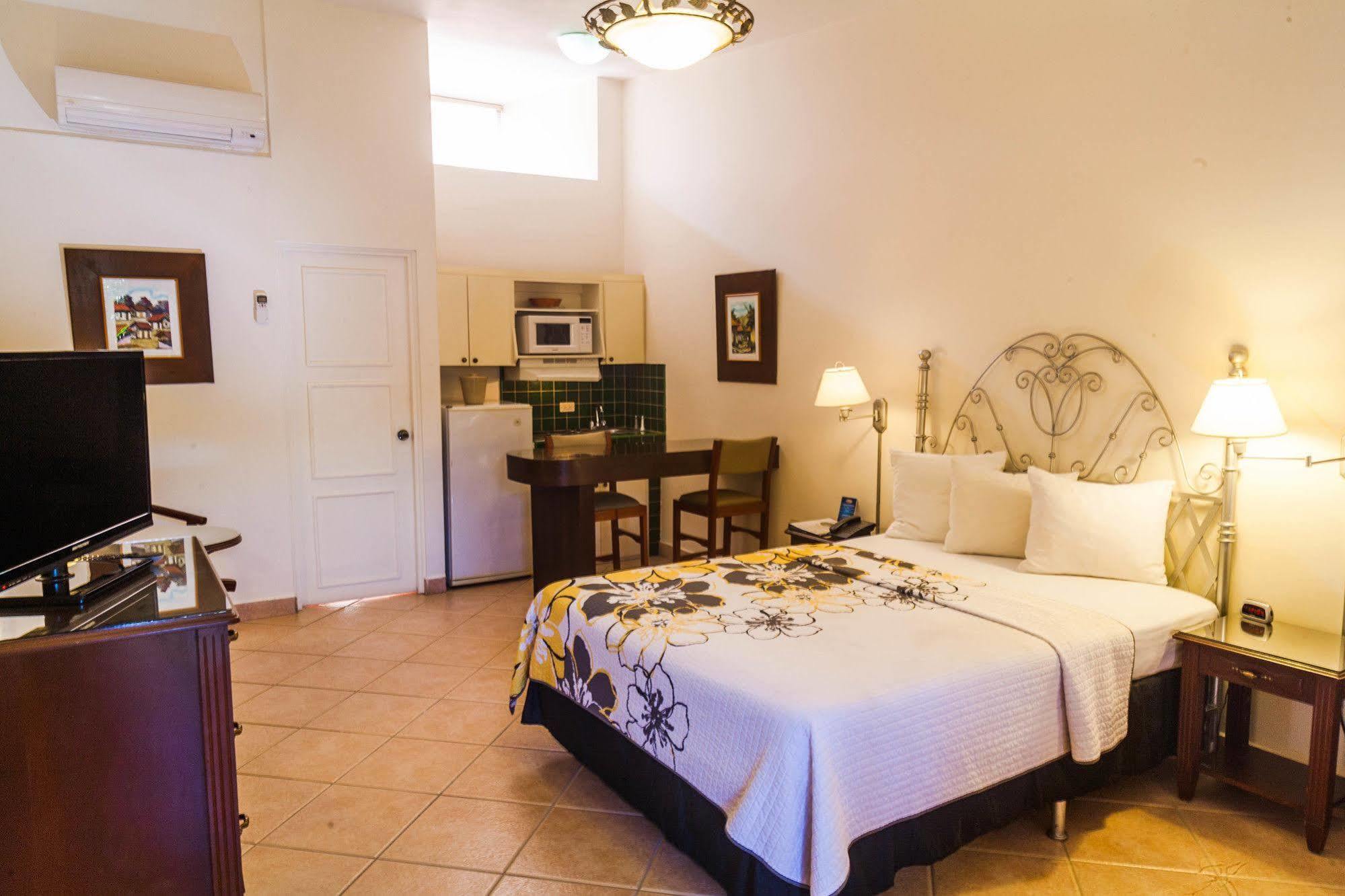 Hotel El Almendro Манагуа Екстериор снимка