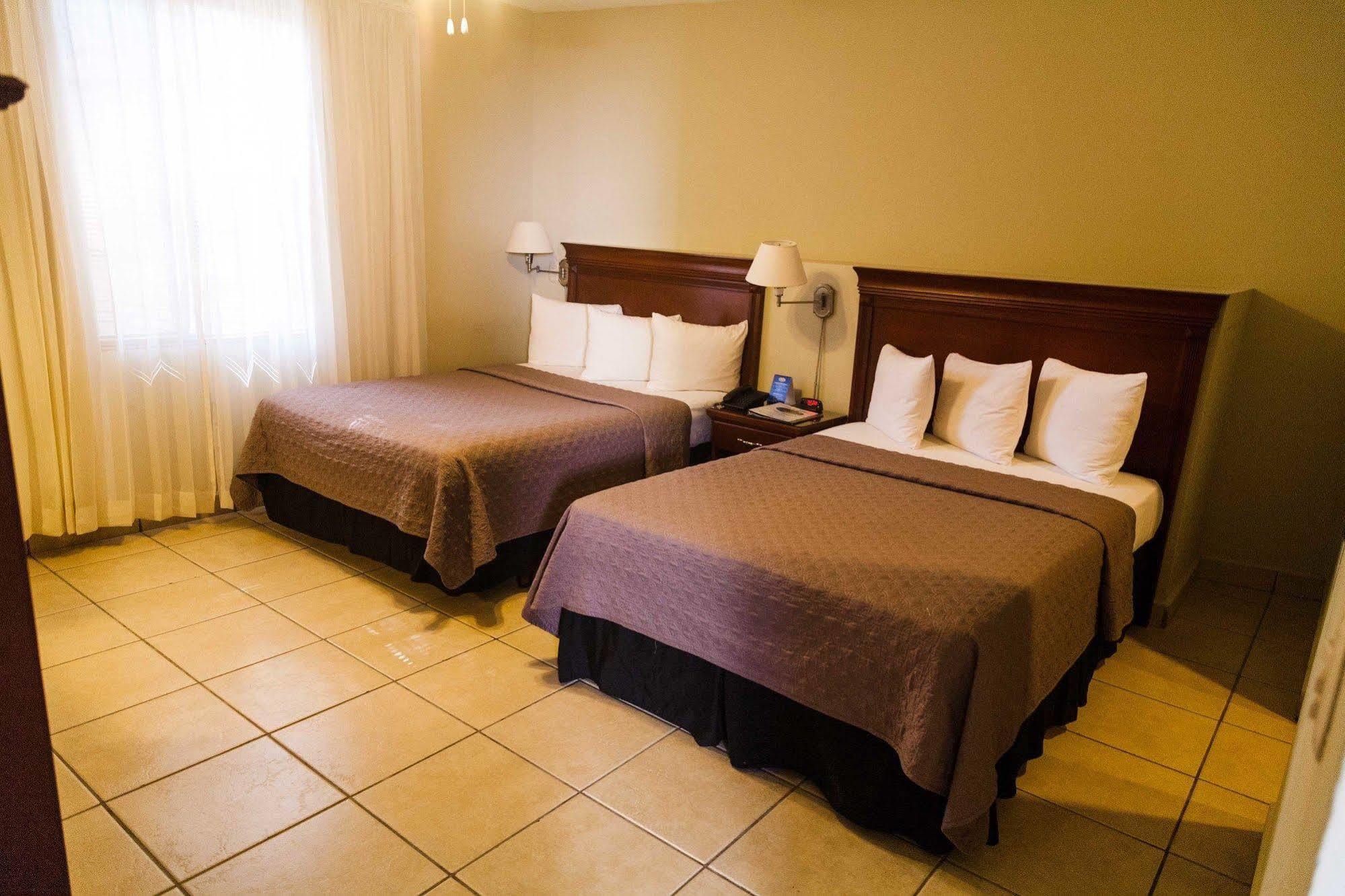 Hotel El Almendro Манагуа Екстериор снимка