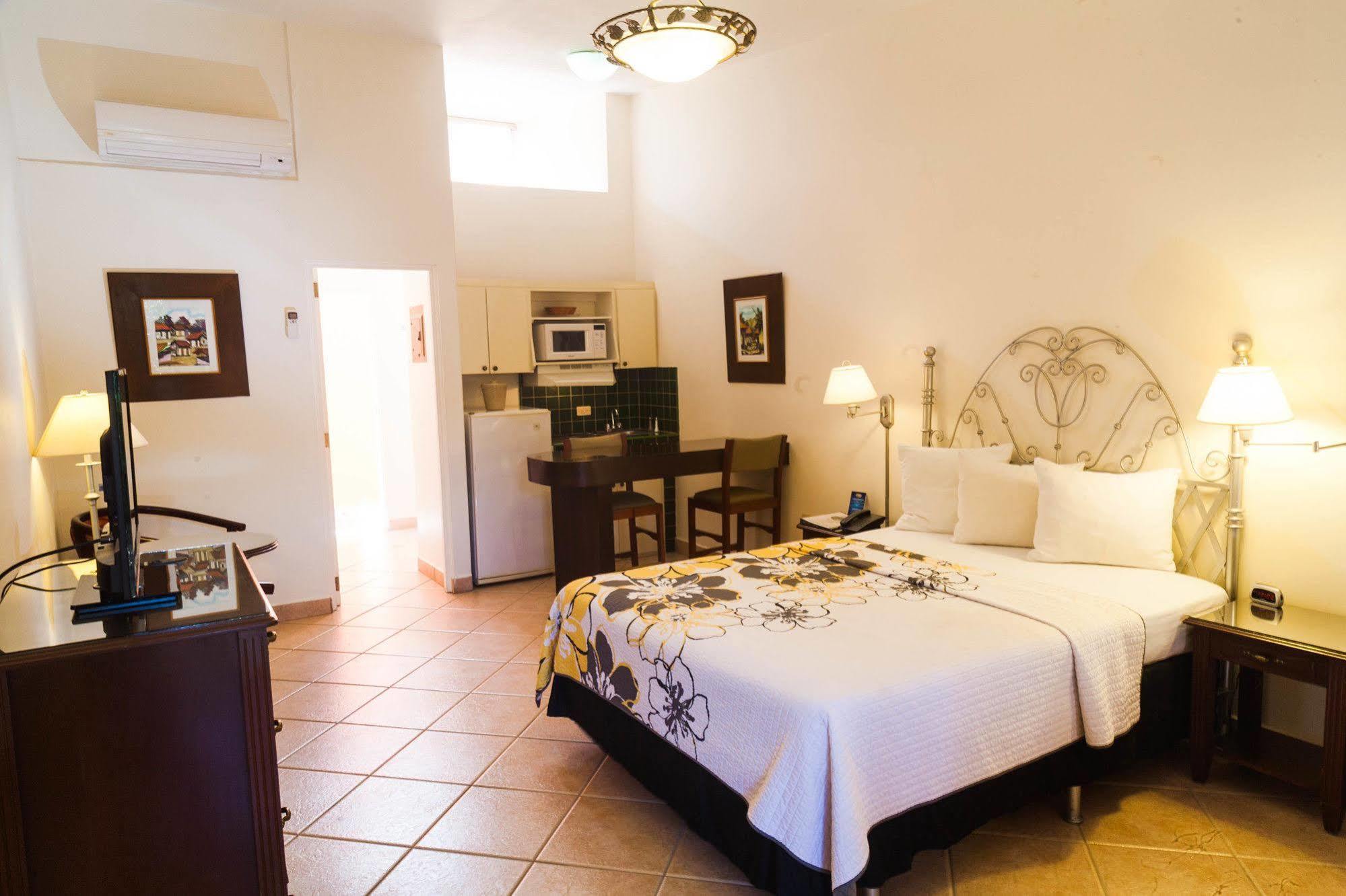 Hotel El Almendro Манагуа Екстериор снимка