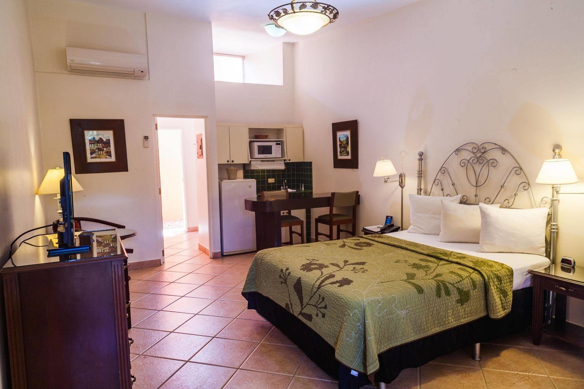 Hotel El Almendro Манагуа Екстериор снимка
